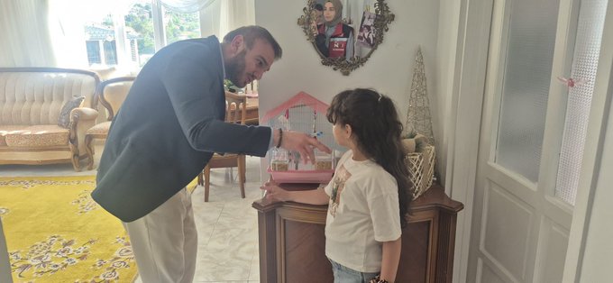 İl Müdürümüz Alper Alp, devletimizin şefkat eli altında geleceğe güvenle hazırlanan çocuklarımızı ve onlara yuvalarını açan koruyucu ailelerimizi yalnız bırakmıyor. İ