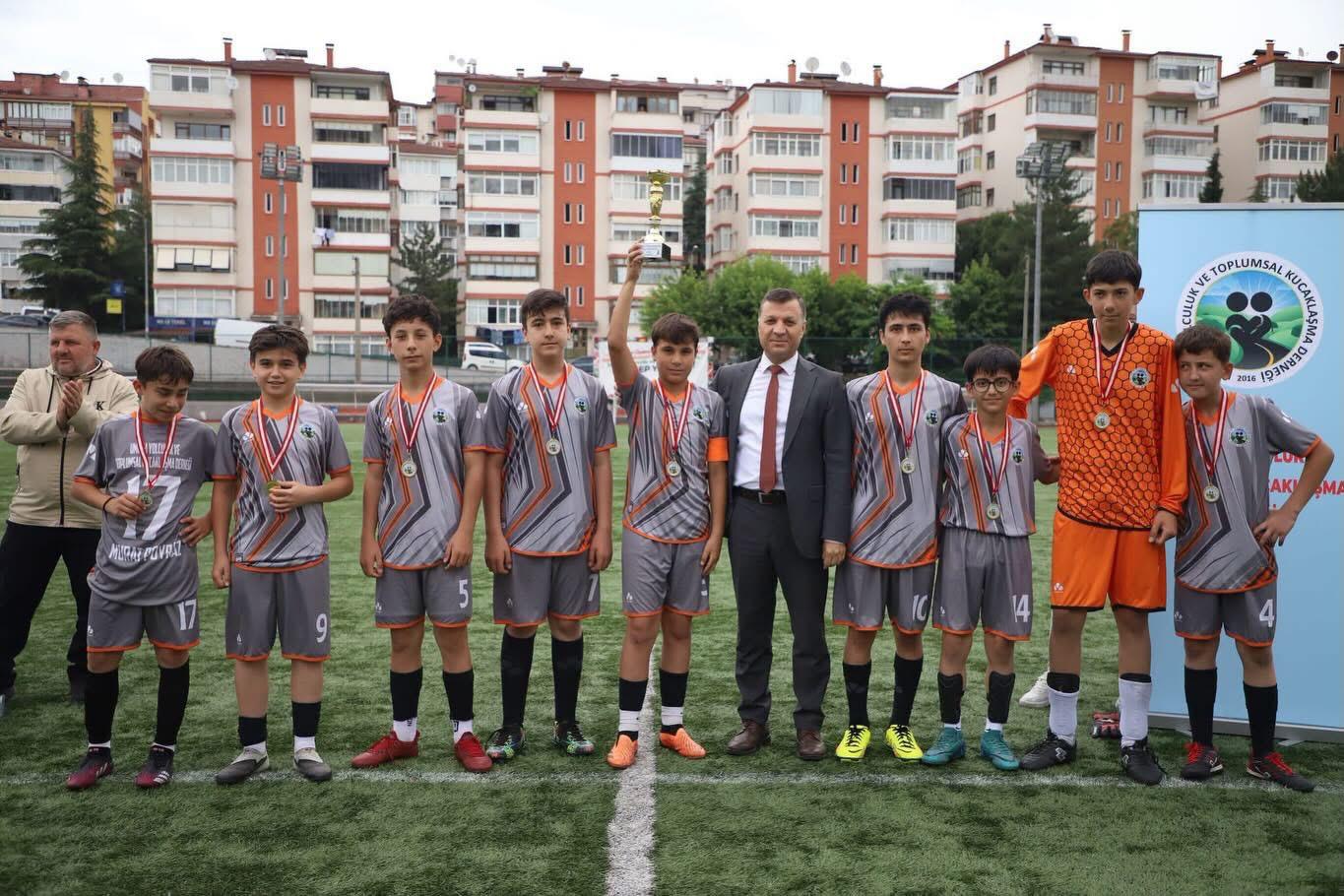  Komşuluk Rüzgarı Sahalarda Esti Gönüllerde İz Bıraktı