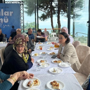 İl Müdürlüğümüze Bağlı Yıldızlı Huzurevi Yaşlı Bakım Ve Rehabilitasyon Merkezi’nden Hizmet Alan Yaşlılarımız Ziyaret Edildi. - fotoğraf 2