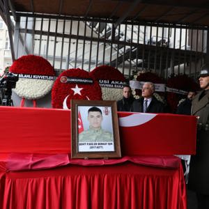 Şehit Berkay Işık, Devlet Erkanının Katıldığı Törenle Ebediyete Uğurlandı - fotoğraf 1