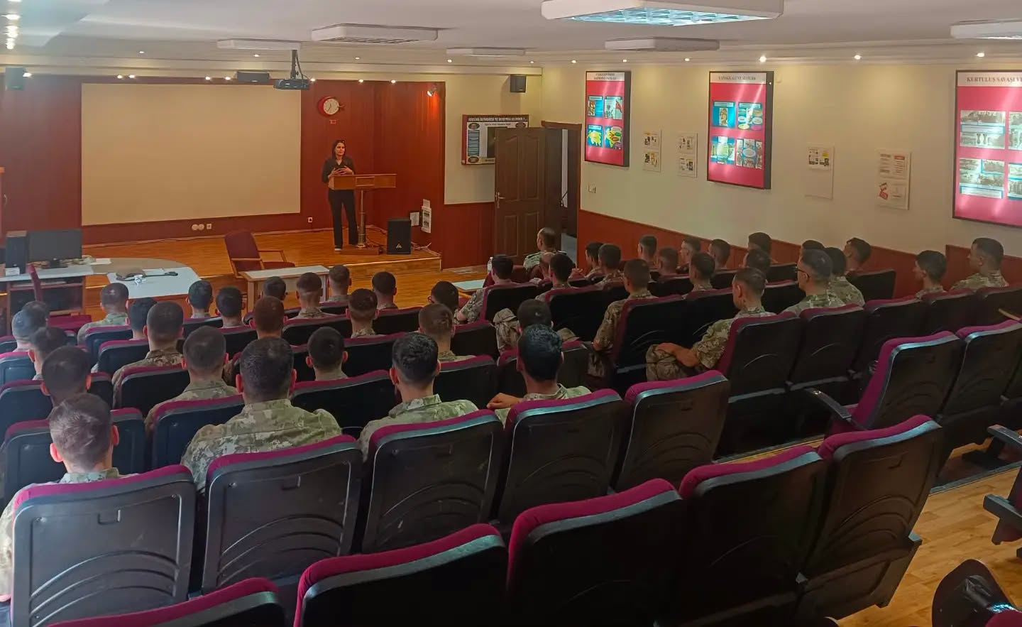 “Kadına Yönelik Şiddet ve Erken Yaşta Evliliklerle Mücadele” Konulu Eğitim Gerçekleştirilmiştir