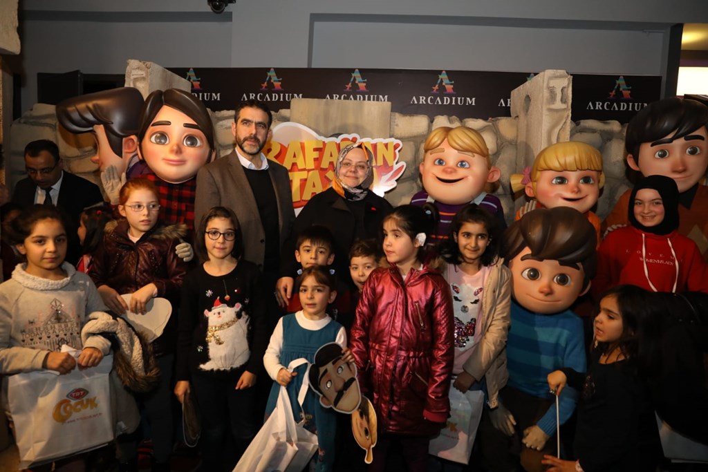 Bakanımız Sayın Zehra Zümrüt Selçuk, Ankara Çocuk Evleri'nde kalan 50 Çocukla Rafadan Tayfa Göbeklitepe Filmini İzledi