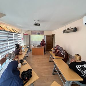 Akçakoca’da Modüler Aile Eğitimi Programı Kapsamında “Çocuk Yetiştirme Tutumları” Eğitimi Düzenlendi - fotoğraf 1