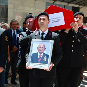 Kıbrıs Gazisi Cemil Müderrisoğlu Son Yolculuğuna Uğurlandı. - fotoğraf 2
