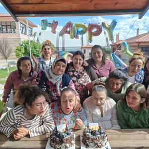 Engelsiz Yaşam Merkezi'mizde Doğum Günü Coşkusu  - fotoğraf 1