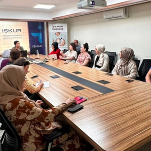Trabzon Çalışma Ve İş Kurumu Müdürlüğü Personeline Yönelik "Aile İçi İletişim" Konulu Eğitim Gerçekleştirildi. - fotoğraf 2