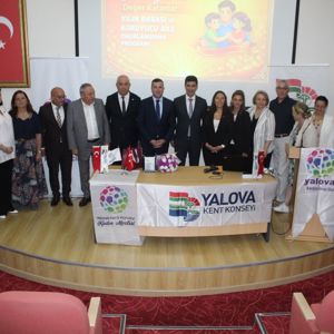 “Yılın Babası ve Koruyucu Aile Onurlandırma Programı”nda Aile Sevgisinin Gücü Vurgulandı - fotoğraf 1