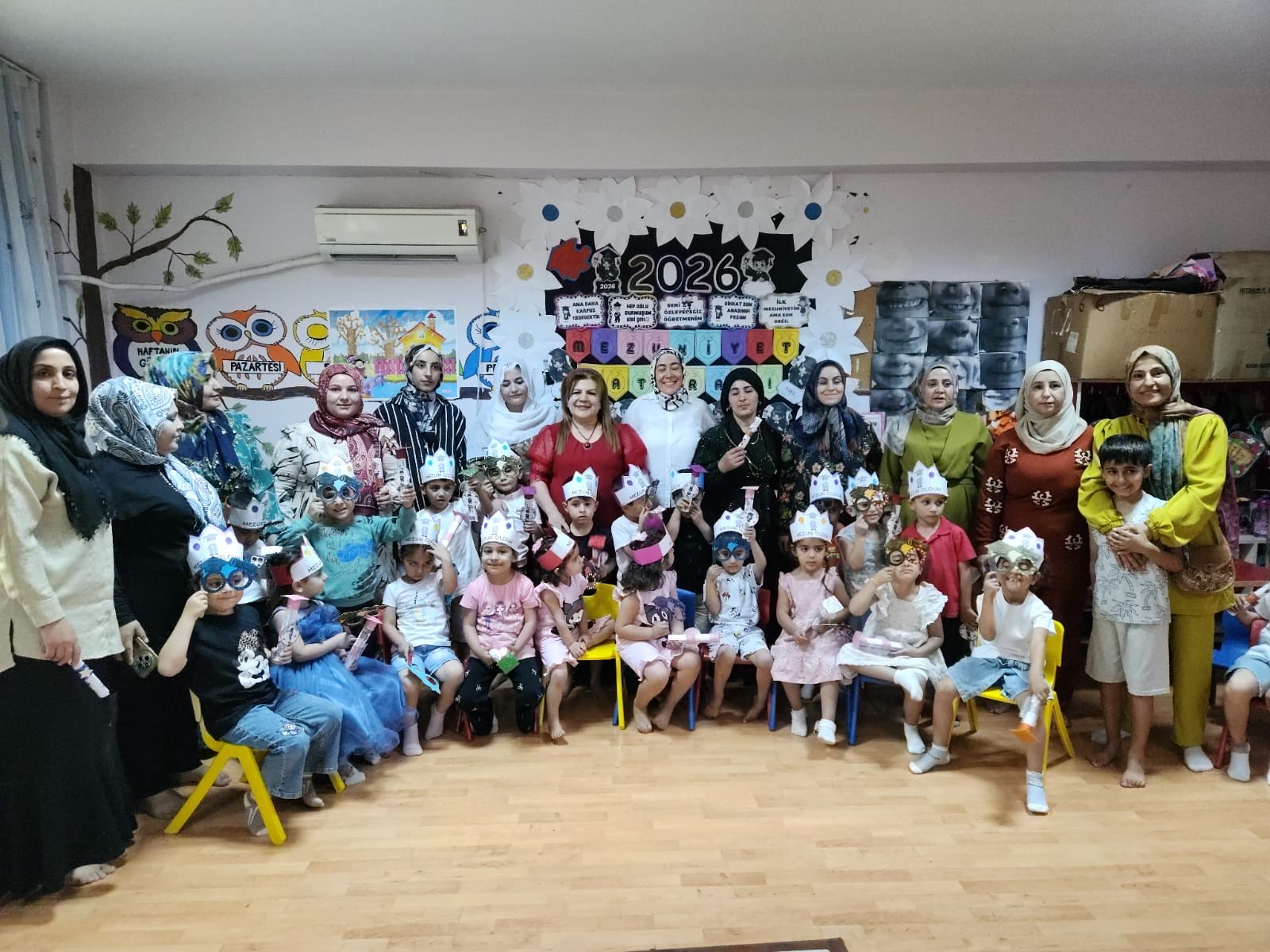 Okul Öncesi Çocuklarına Ailelerinde Katılımıyla Mezuniyet Töreni