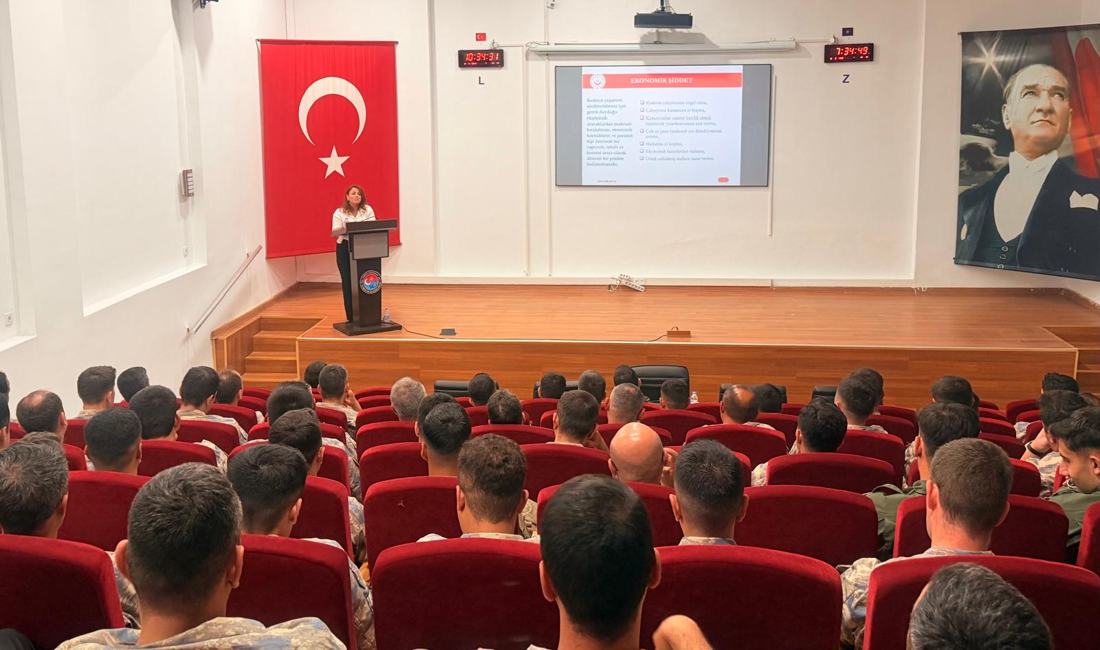 Türk Hava Kuvvetleri personeline 'Kadına Yönelik Şiddetle Mücadelede Farkındalık Semineri'