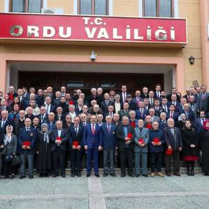 Kıbrıs Barış Harekatı’na katılan 78 gazimize düzenlenen törenle ‘Kuzey Kıbrıs Türk Cumhuriyeti Milli Mücadele Madalyası ve Beratı’ tevcih edildi. - fotoğraf 1