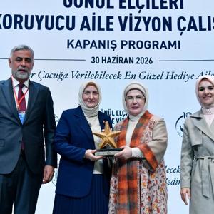 Emine Erdoğan Hanımefendi ve Bakanımız Göktaş "Gönül Elçileri Koruyucu Aile Vizyon Çalıştayı Kapanış Programı"na katıldı - fotoğraf 26