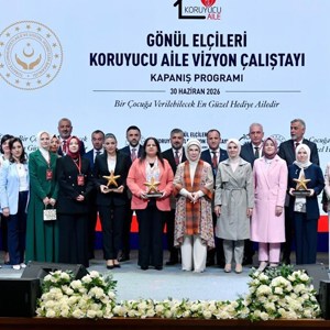 Emine Erdoğan ve Bakanımız Göktaş "Gönül Elçileri Koruyucu Aile Vizyon Çalıştayı Kapanış Programı"na katıldı - fotoğraf 30