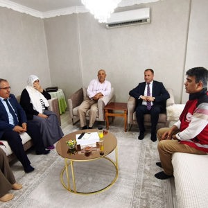 Babalar Günü vesilesiyle aziz şehidimiz Abdurrahman DURSUN’un kıymetli babası Halil DURSUN’u ziyaret ettik. - fotoğraf 1