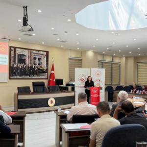 Muhtarlara Yönelik Sosyal Risk Haritası Çalışmaları Bilgilendirme Toplantısı Gerçekleştirildi - fotoğraf 5