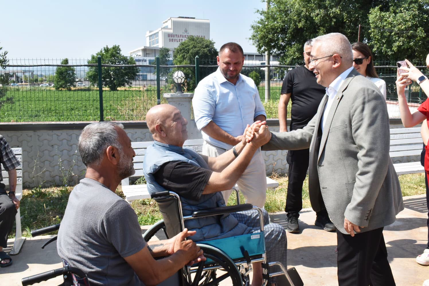  İl Müdürümüz Faruk Uysal, Mustafakemalpaşa Yeni Yaşam Huzurevi'nde Büyüklerimizle Bir Araya Geldi