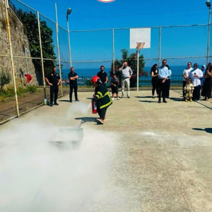 “Yangın Söndürme Ve Ekipman Kullanımı” Konulu Uygulamalı Hizmet İçi Eğitim Gerçekleştirildi. - fotoğraf 2