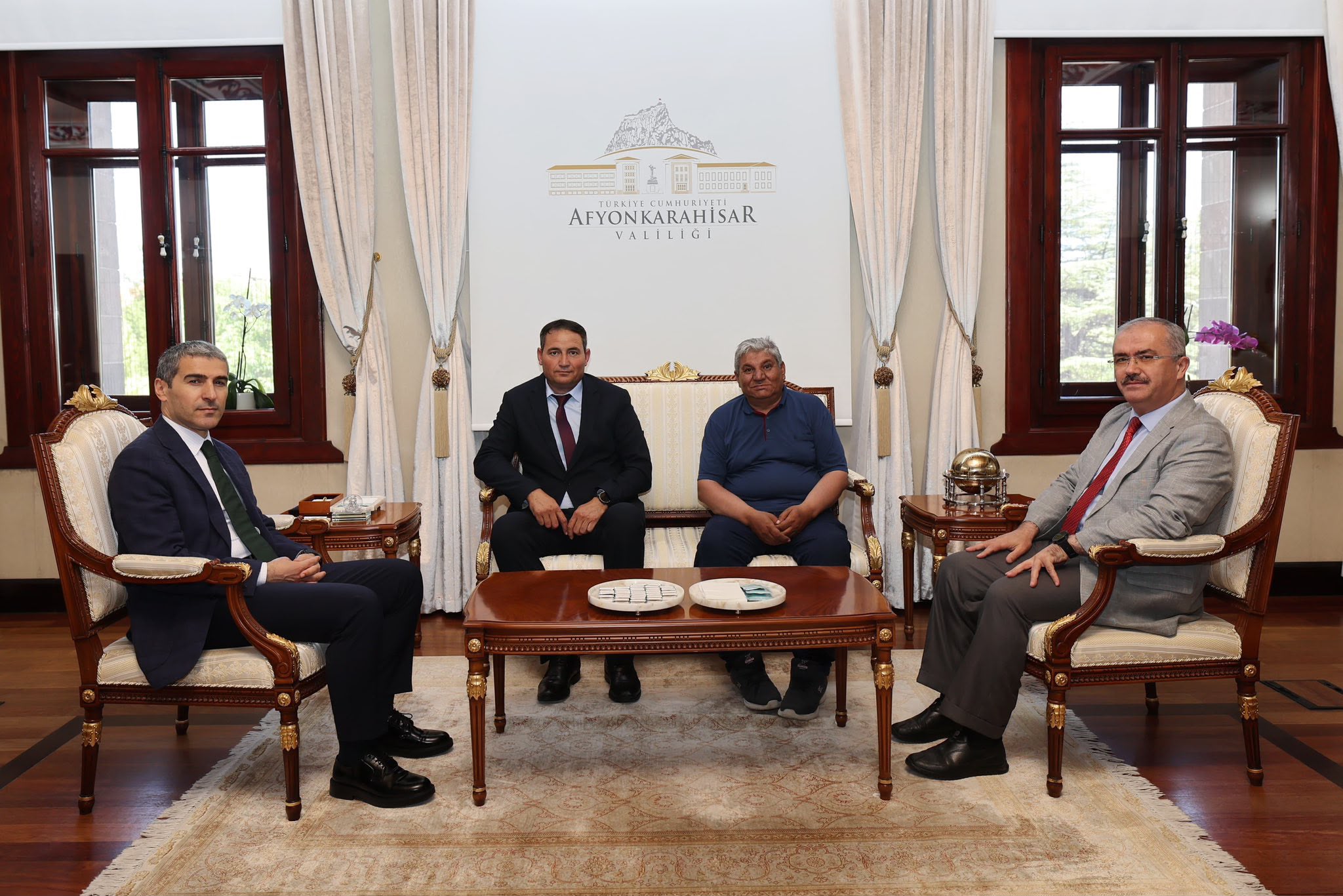 Şehit Yakınlarımız ve Gazilerimiz Valimiz Dr. Naci Aktaş'ı Makamında Ziyaret Etti