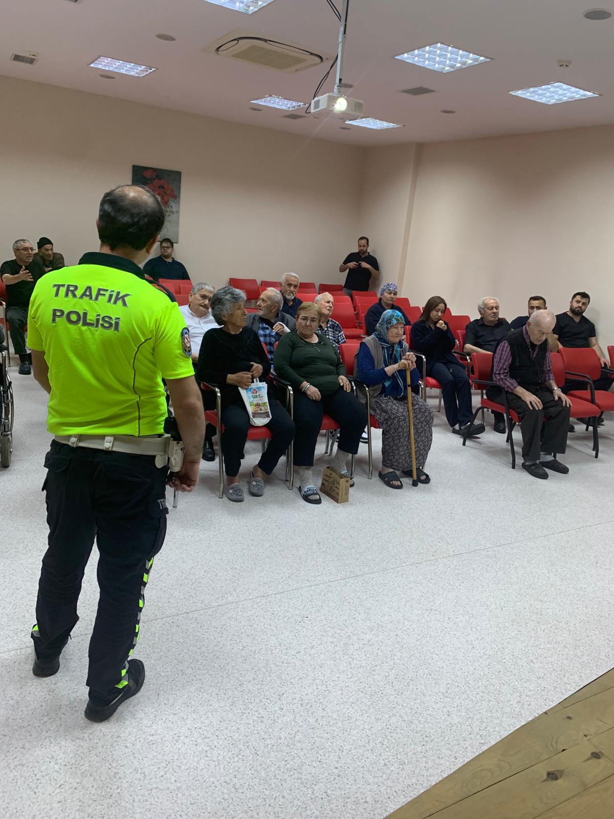 Huzurevi Sakinlerine Yönelik Trafik Güvenliği Eğitimi Düzenlendi.