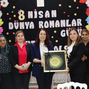 Zonguldak Sosyal Dayanışma Merkezinde Roman kursiyerlerin el emeği ürünlerinden oluşan bir sergi gerçekleştirilmiştir. - fotoğraf 4