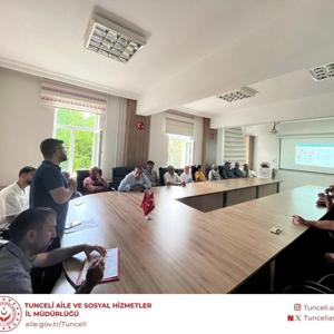 Sosyal Risk Haritaları ve Aile Rehberi Sistemi Kapsamında Bilgilendirme Toplantısı Yapıldı - fotoğraf 4