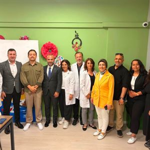 İl Müdürümüz Arif Laçin, AK Parti İl Başkanı Umut Güçlü ve il yönetimi, Nadide Üstündağ Yıldırım Gündüz Bakım ve Rehabilitasyon Merkezi’nde hizmet alan özel çocuklarımızı ziyaret etti. - fotoğraf 5
