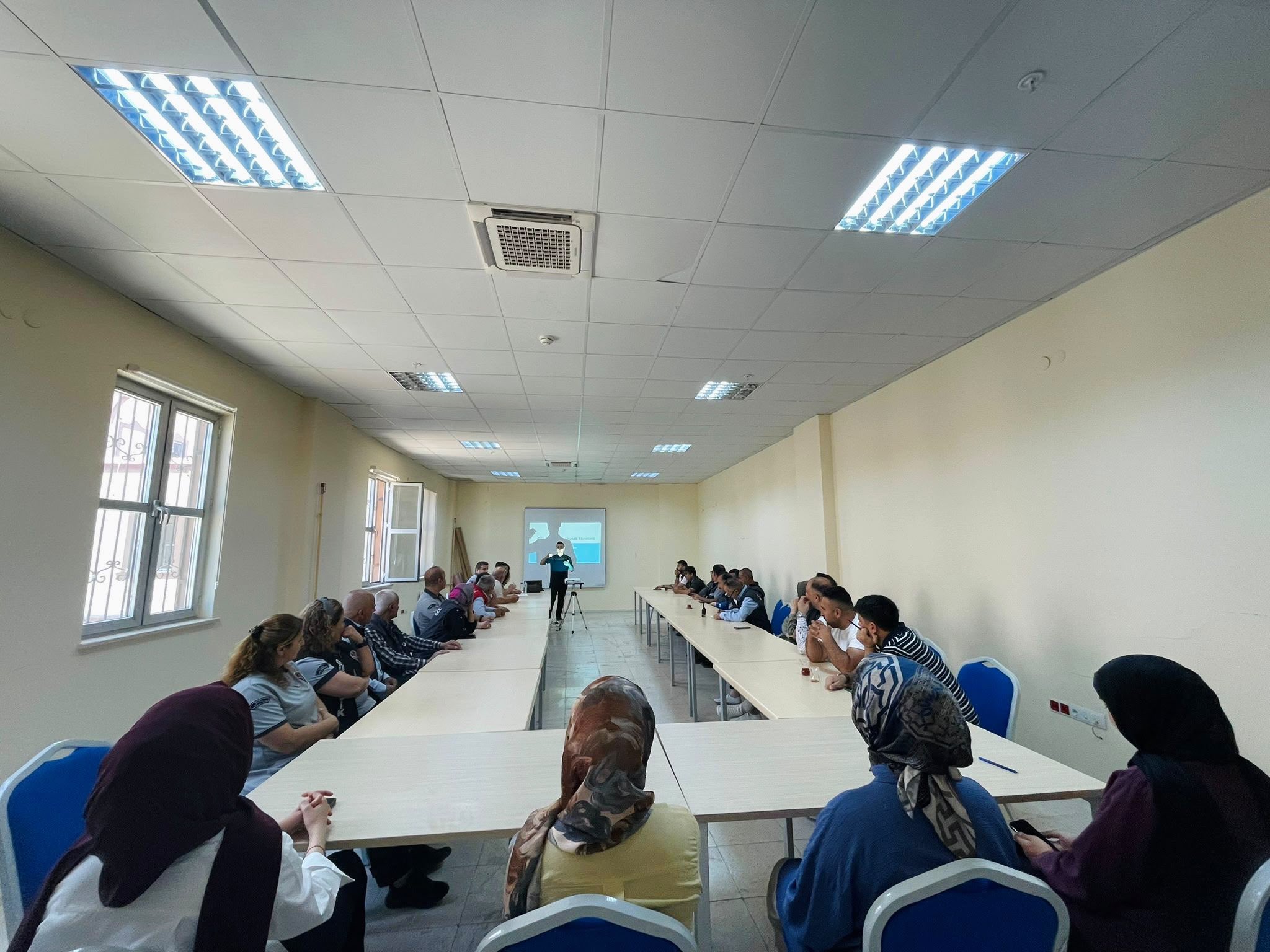 Battalgazi Sosyal Hizmet Merkezimiz tarafından Geri Gönderme Merkezi Müdürlüğü personeline yönelik Aile Eğitim Programı kapsamında eğitim gerçekleştirildi.