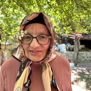 Elma Bahçesinde Doğayla İç İçe Keyifli Bir Kahvaltı - fotoğraf 7