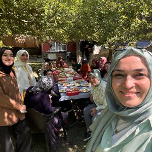Elma Bahçesinde Doğayla İç İçe Keyifli Bir Kahvaltı - fotoğraf 8
