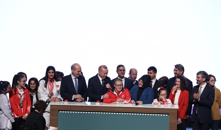 Cumhurbaşkanı Erdoğan ve Bakan Selçuk, Engelli Vatandaşlarımızın ve Devlet Korumasından Yararlanmış Gençlerimizin Kamu Kurumlarına Yerleştirilmesi Törenine Katıldı