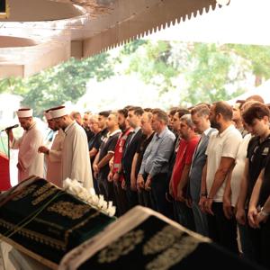 Merhum Gazimiz Jandarma Onb. Ayhan Öznur’un Cenaze Törenine İl Müdürümüz Sn. Ömer Turan Katılım Sağladı - fotoğraf 1