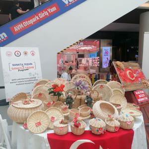 Şehit Yakınlarımızın Eserleri “Sanata Yolculuk” Sergisinde Sanatseverlerle Buluştu - fotoğraf 5