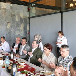 Başarılı Çocuklarımız Vali Orhan Tavlı ve Başkan Halit Doğan ile Bir Araya Geldi - fotoğraf 2
