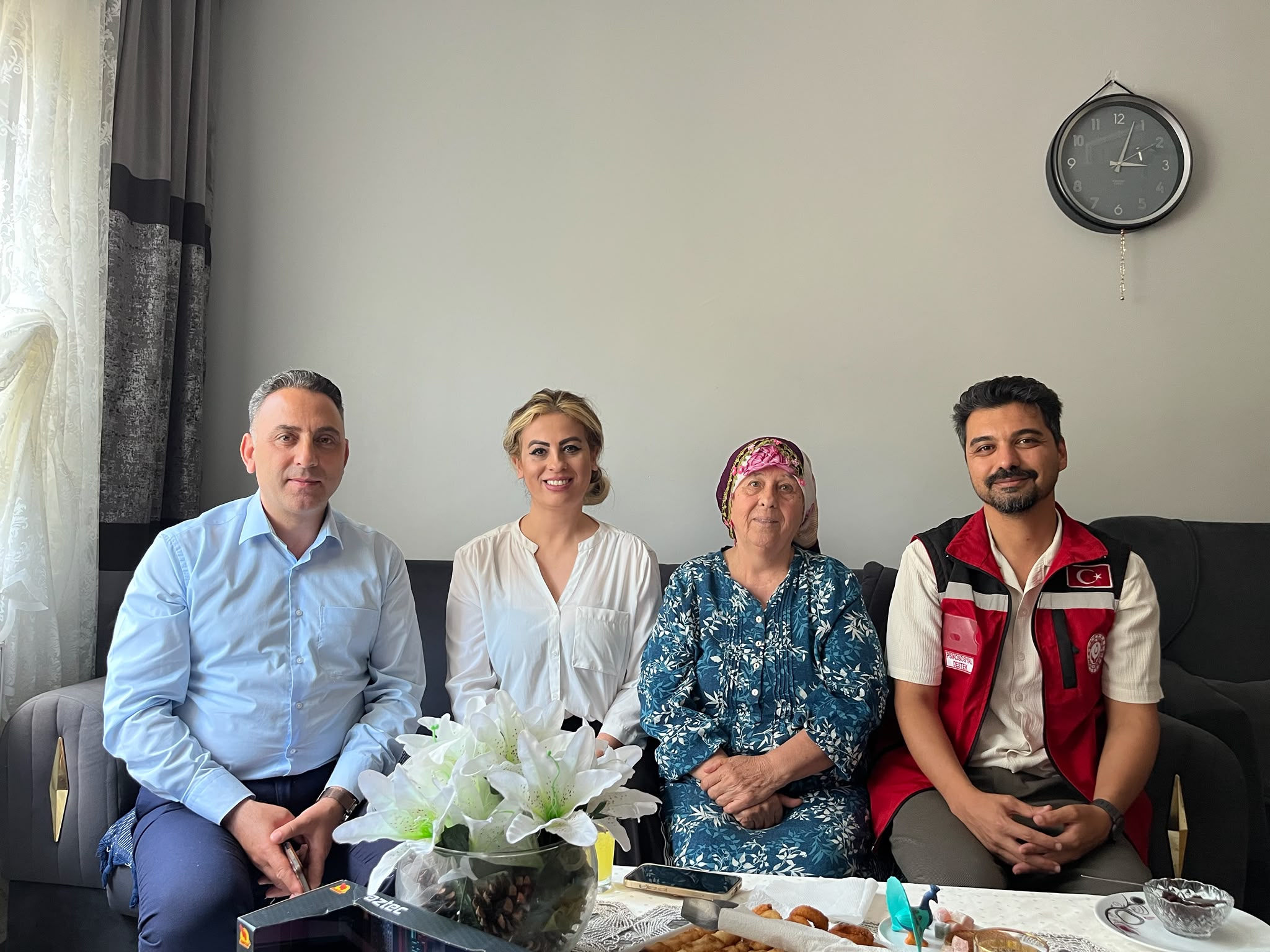İl Müdürümüz Harun TOHUMCU, 30 Haziran Koruyucu Aile Günü kapsamında Koruyucu Ailemizi ziyaret etti.