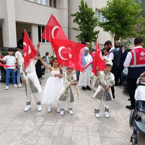 İl Müdürümüz Sayın Dr. Cengiz MADEN, Çocuklarımızın Sünnet Sevincine Ortak Oldu - fotoğraf 6