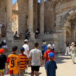 Yaz Tatilinde Tarihe Yolculuk | Efes Antik Kenti Ziyareti - fotoğraf 1