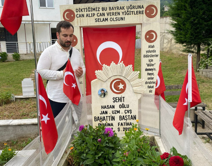 Şehidimiz Bahattin Baştan’ın Kabri Ziyaret Edilerek Şehitlerimiz Dualarla Yâd Edildi.