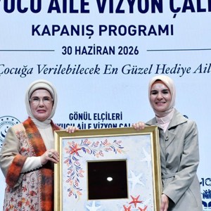 Emine Erdoğan Hanımefendi ve Bakanımız Göktaş "Gönül Elçileri Koruyucu Aile Vizyon Çalıştayı Kapanış Programı"na katıldı - fotoğraf 1
