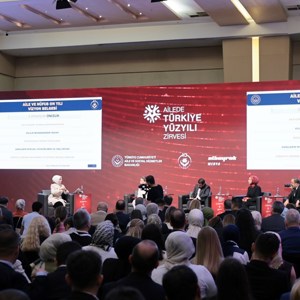 Bakanımız Göktaş, "Ailede Türkiye Yüzyılı Zirvesi"ndeki özel oturumda konuştu - fotoğraf 2