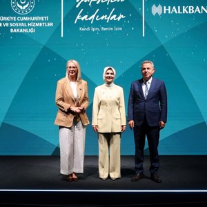 Bakanımız Göktaş, İzmir'de "Yükselen Kadınlar: Kendi İşim, Benim İzim" programında konuştu - fotoğraf 4
