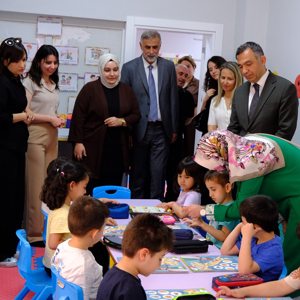Bakanlık Heyetinden Bizim Aile Gündüz Bakımevi ve Çocuk Yaşam Merkezi’ne Ziyaret - fotoğraf 3