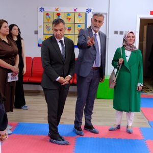 Bakanlık Heyetinden Bizim Aile Gündüz Bakımevi ve Çocuk Yaşam Merkezi’ne Ziyaret - fotoğraf 4