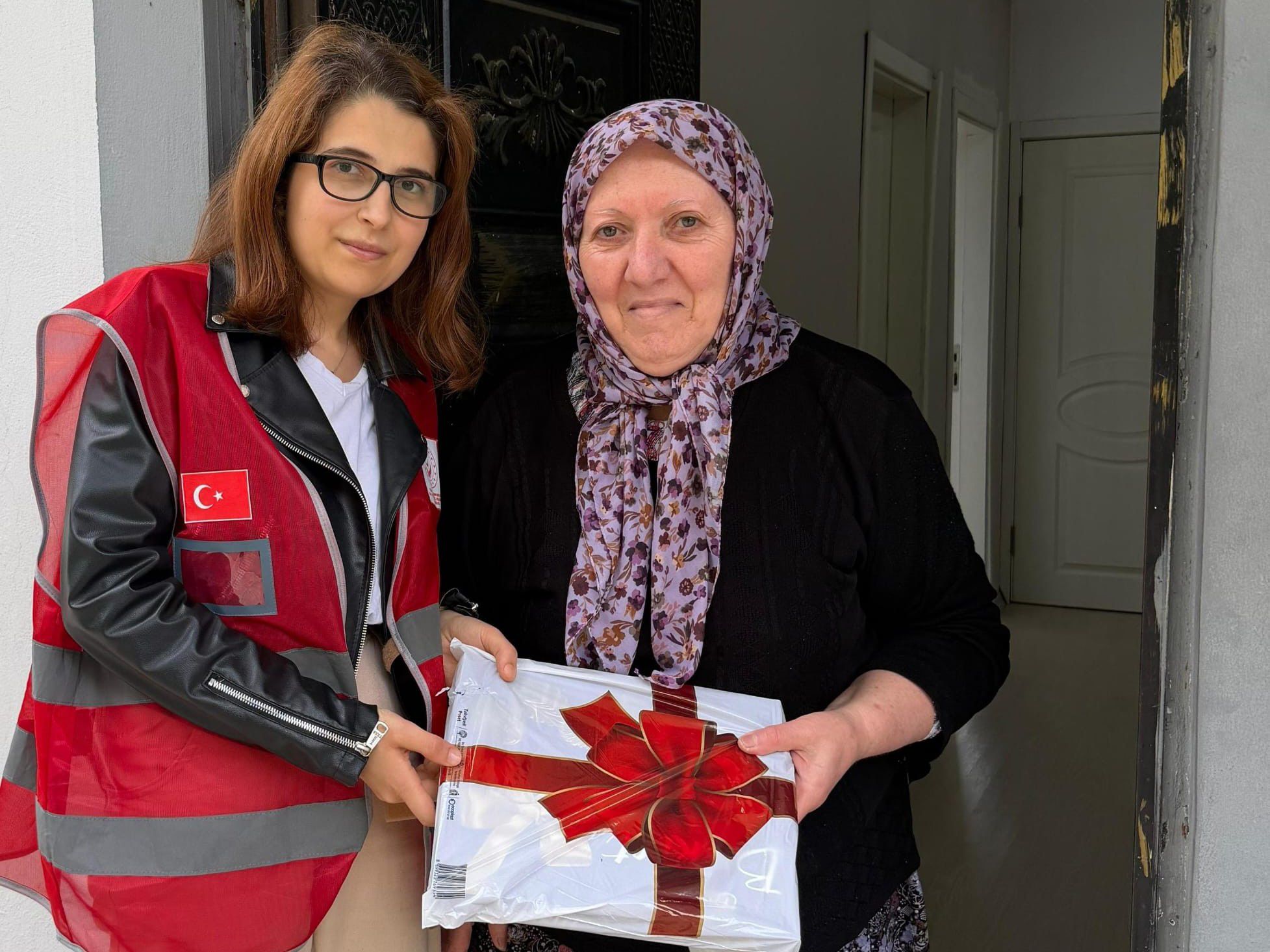 Kahraman Gazimiz Tevfik ÖZCAN’ın Kıymetli Ailesine Bayram Ziyareti