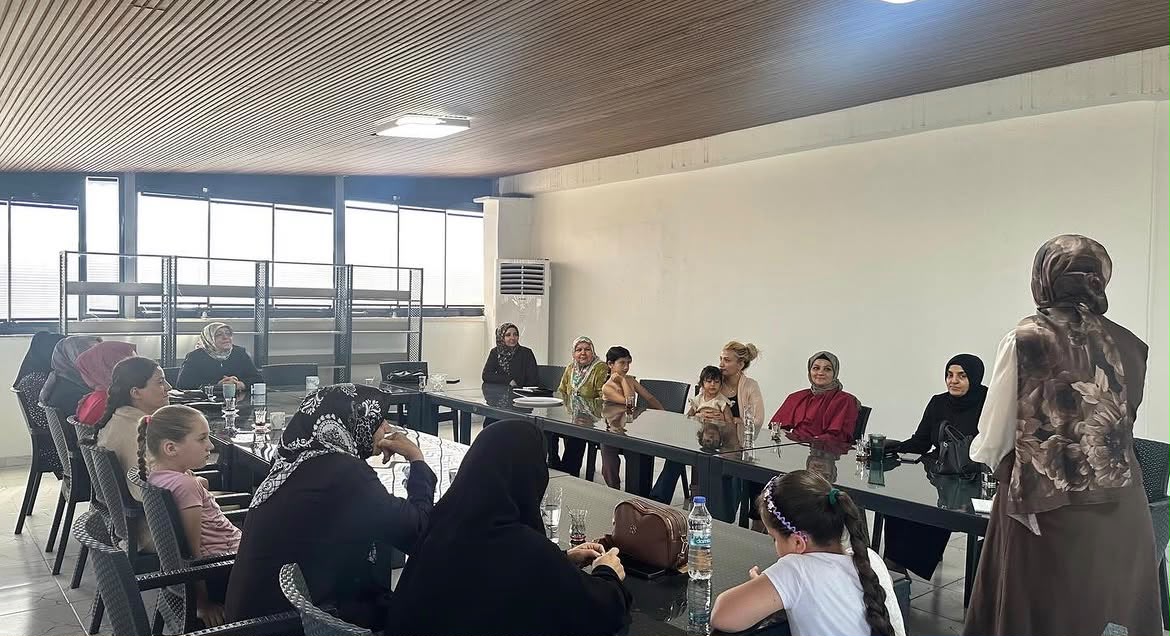 İl Müdürlüğümüz tarafından, SED hizmetinden yararlanan ebeveynlere yönelik Modüler Aile Eğitim Programı kapsamında “Sosyal Medya, Dijital Oyunlar ve Bilişim Araçları” modülü gerçekleştirildi.