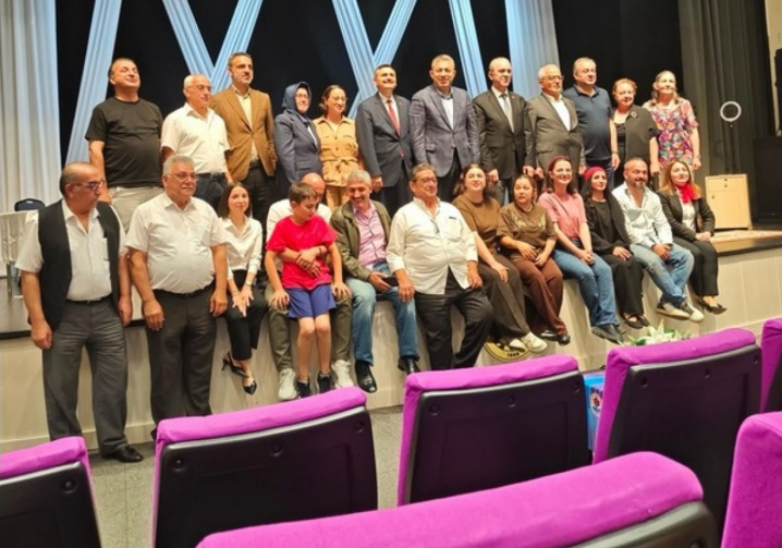 "Mümkün” Adlı Tiyatro Oyunu Çok Sayıda Davetlinin Katılımıyla Hamamizade İhsan Bey Kültür Merkezi’nde Sahnelendi.