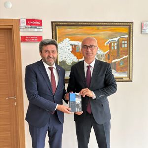 Vakıflar Bölge Müdürü Sayın Reşat ASRAK'tan İl Müdürümüz Sayın Dr. Cengiz MADEN'e Ziyaret - fotoğraf 1