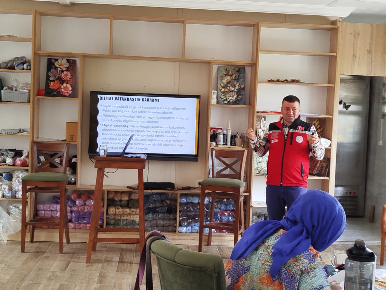 Piraziz ADEM Kursiyerlerine “Aile ve İnternet” ile “Bilişim ve Teknoloji” Eğitimi Verildi
