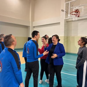 Gazi Çelebi Spor Salonu’nda “Sinop’ta Mutlu Çarşamba” Coşkusu - fotoğraf 3