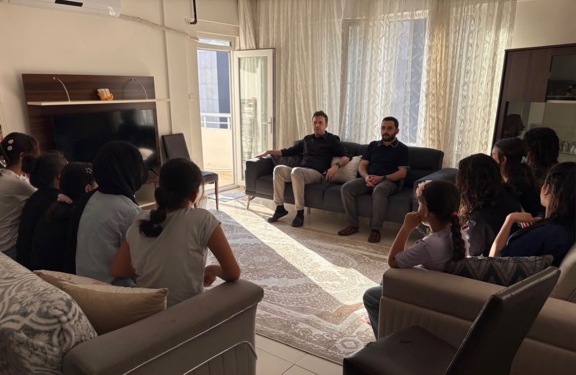 İl Müdürümüz Çetin TUTAŞ ve Kuruluş Müdürümüz İsmail Murat GÜLER’den Çocuk Evlerine Ziyaret