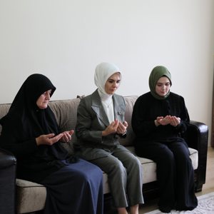 Aile ve Sosyal Hizmetler Bakanımız Sayın Mahinur Özdemir Göktaş, Şehidimiz Ahmet Aytekin Annesini ziyaret etti. - fotoğraf 7
