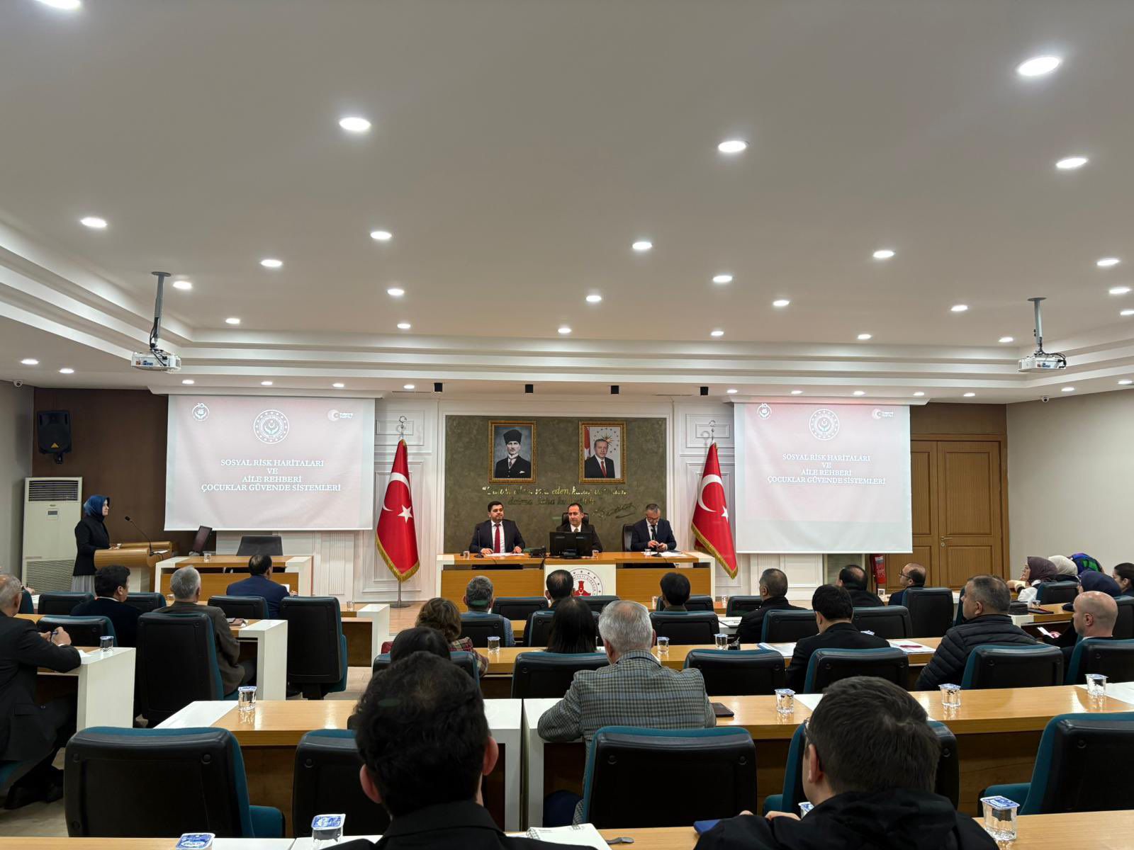Sosyal Risk Haritası ve Aile Rehberi Programı Bilgilendirme Toplantısı Gerçekleştirildi